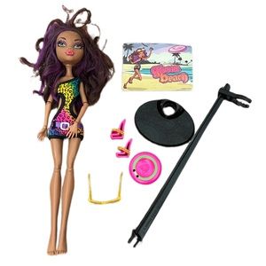 Monster high clawdeen doll